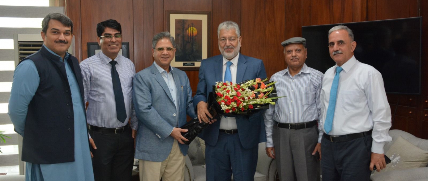 Vice Chancellor congratulated Dr. Mukhtar Ahmed on his appointment as the Chairman HEC